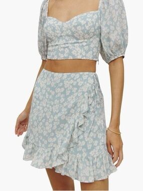 Reformation blue white floral Sinead wrap tie ruffle mini skirt size 0